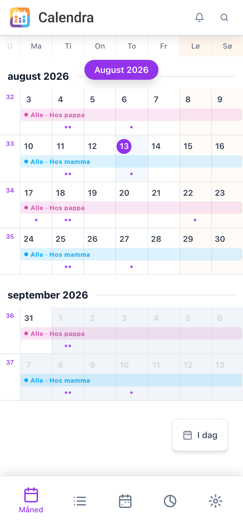 Månedsvisningen i Calendra på mobil